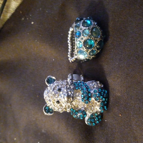 N-20 two Silver toned stretch Rings w/ teal and blue Rhinestones and glass gems - Picture 7 of 7
